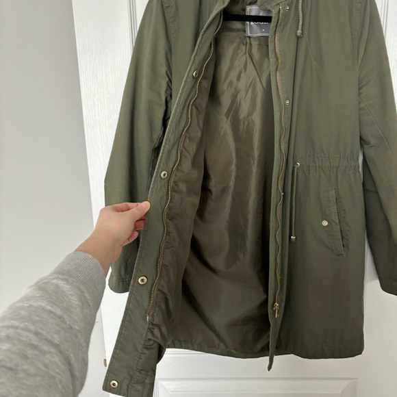 2Sable | Cargo Coat w/Hood & Drawstring Waist - Size M - Picture 3 of 9